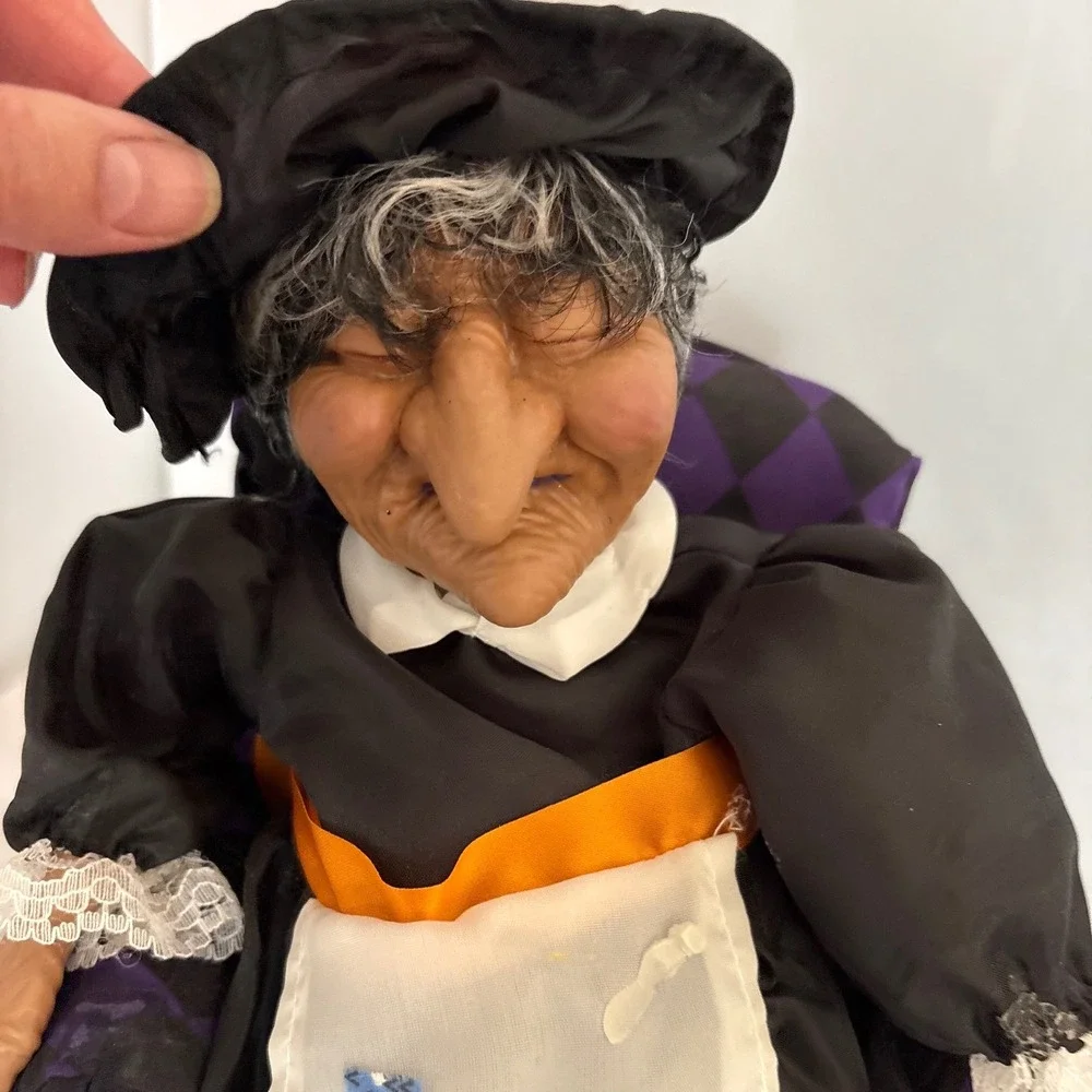 Vintage Animated Witch Doll Halloween Prop Decoration Sounds Motion Decor‎ Works
